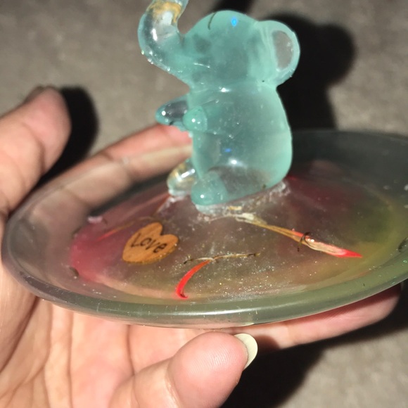 Epoxy resin elephant ๐ ring holder multi colored with love heart and petals โจ - Picture 8 of 8
